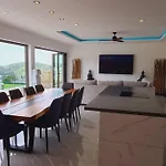 Villa Chokdee - 5 Bedrooms And Amazing Sea View