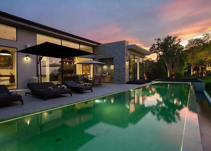 Villa Raphy - Palatial & Luxurious Retreat