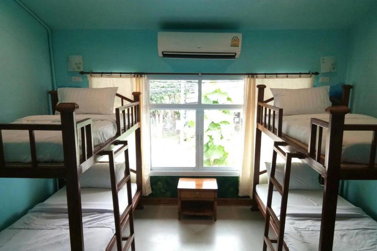 Hostel The Corner Transit *