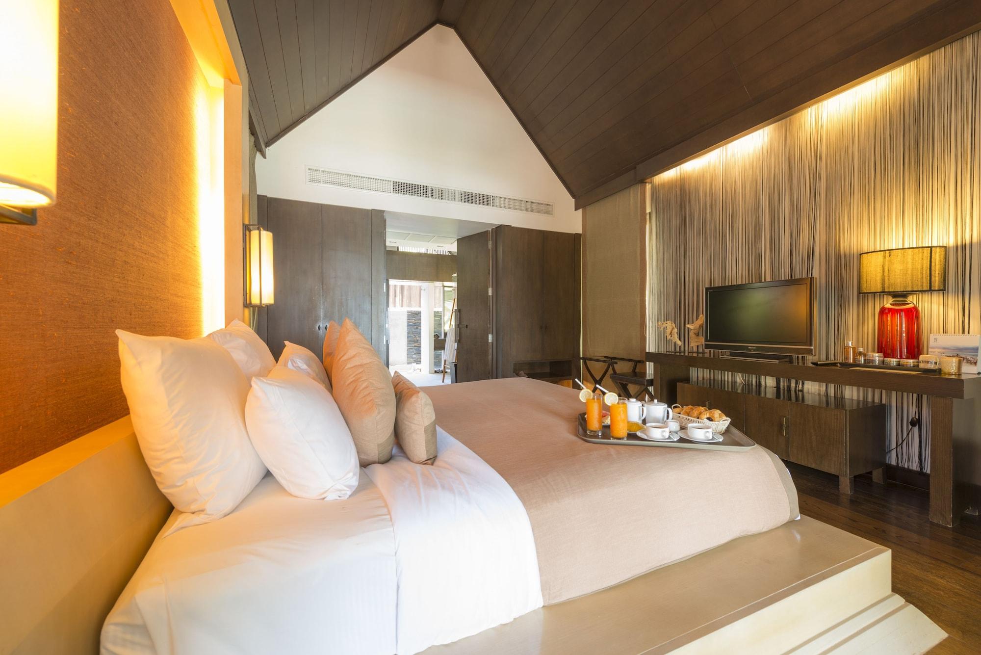 The Sea Beachfront & Resort 5*
