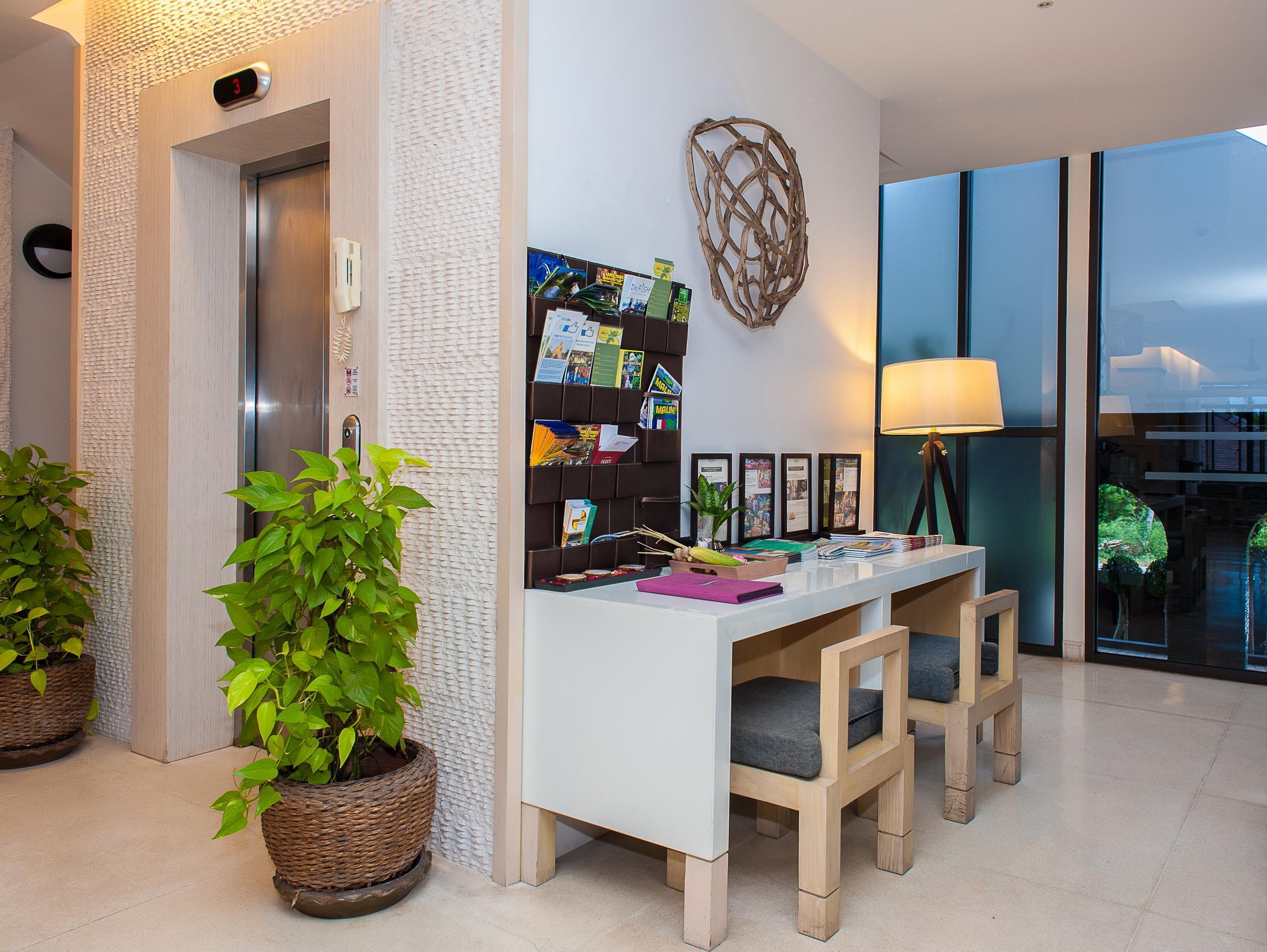 The Sea Beachfront & 5*