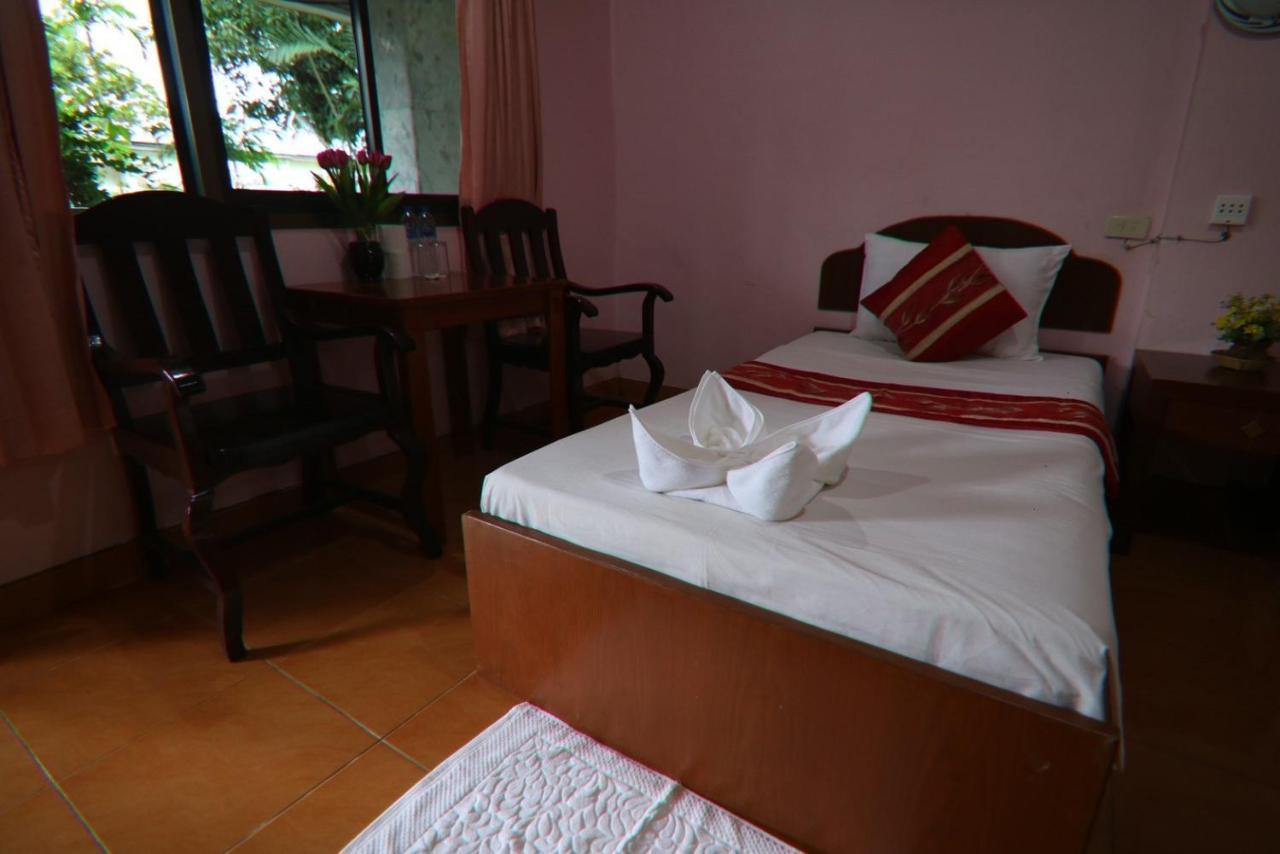 Coconut House Hotel *