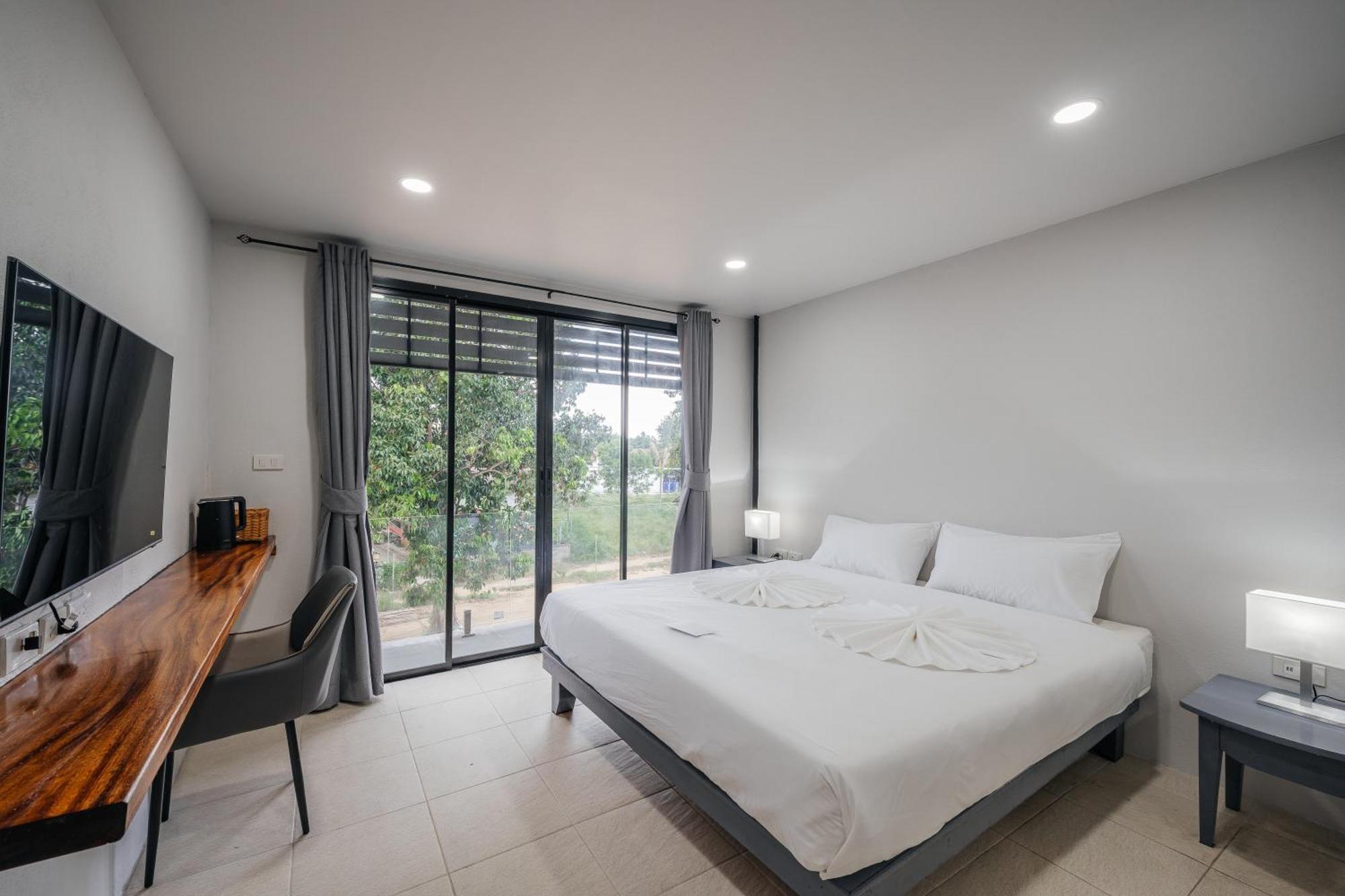 Haus (500 M²), 12 Schlafzimmer Und 12 Eigene Badezimmer In Bo Phut 3*
