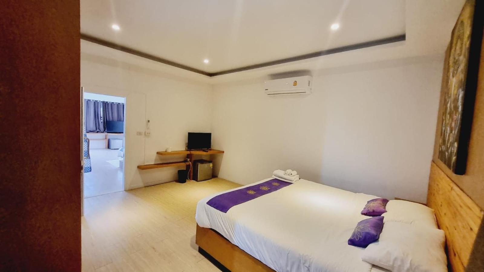 Haus (500 M²), 12 Schlafzimmer Und 12 Eigene Badezimmer In Bo Phut 3*