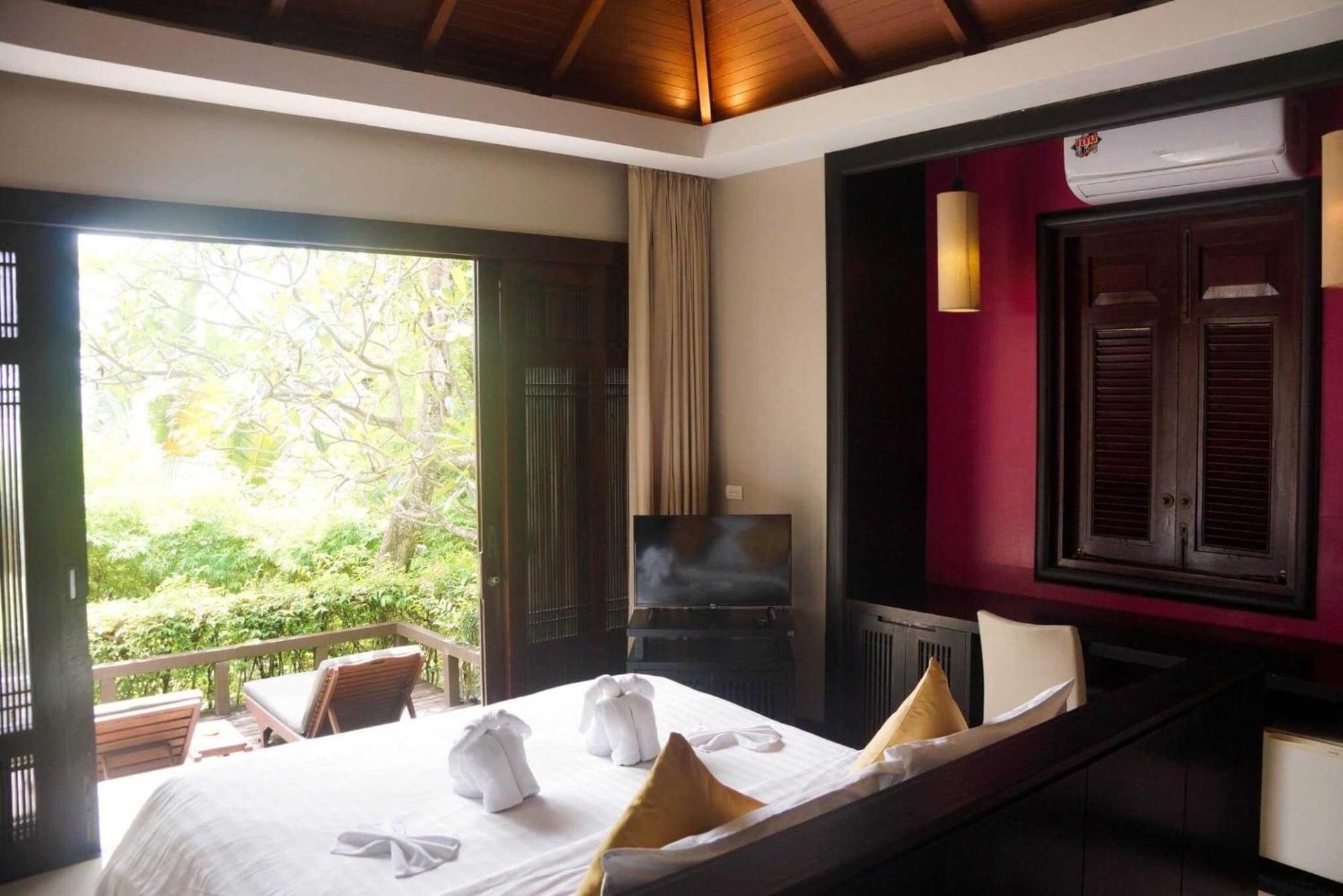 Bhundhari & Samui 4*