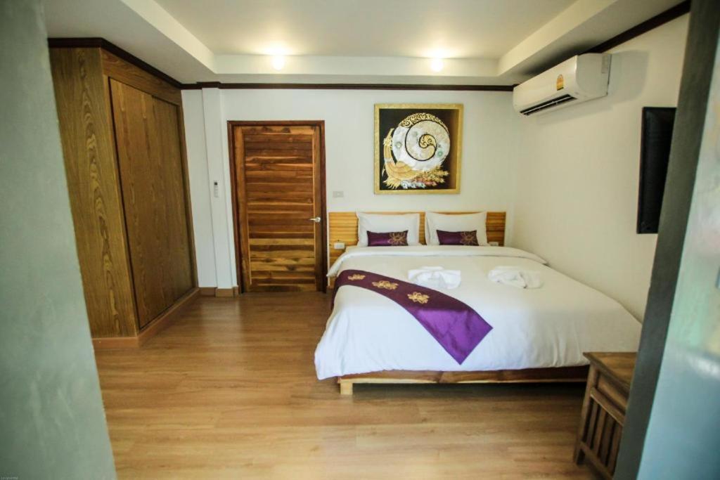 Hotel Haus (500 M²), 12 Schlafzimmer Und 12 Eigene Badezimmer In Bo Phut 3*