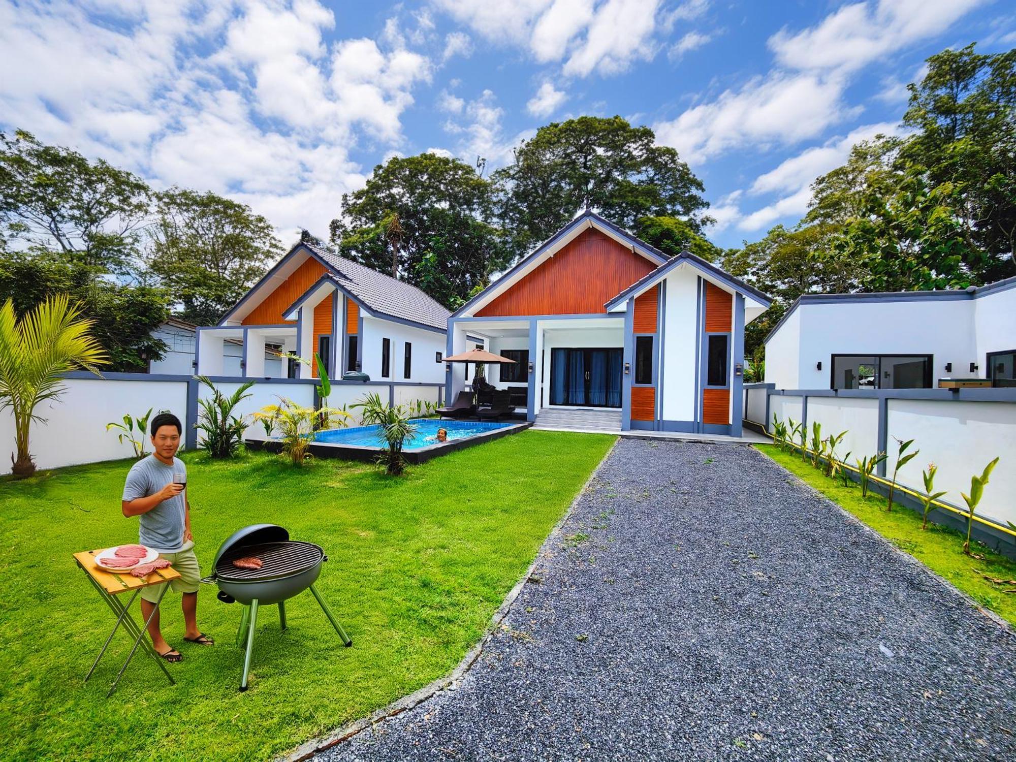 Holiday home Cozy Pool House 3 Min To *