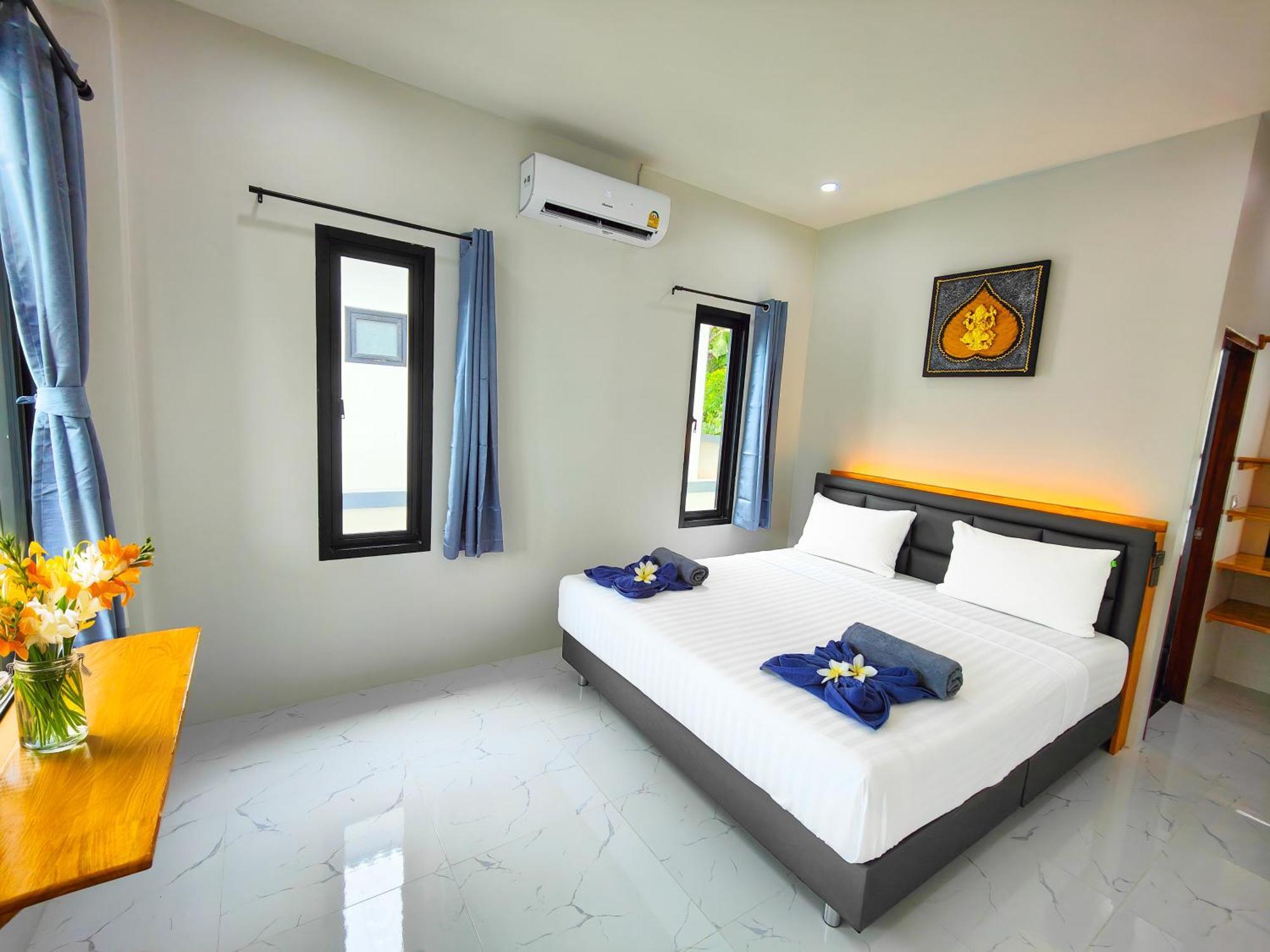 Holiday home Cozy Pool House 3 Min To
