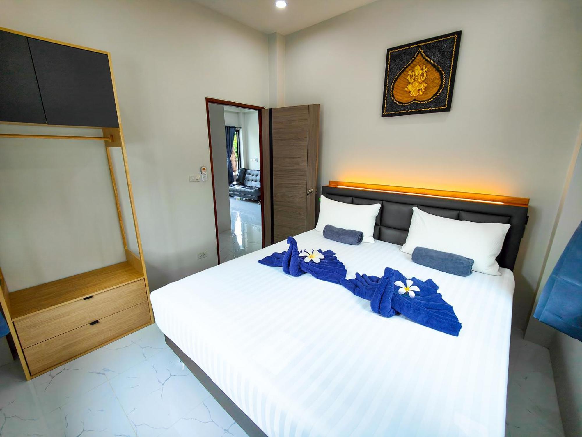 Holiday home Cozy Pool House 3 Min To