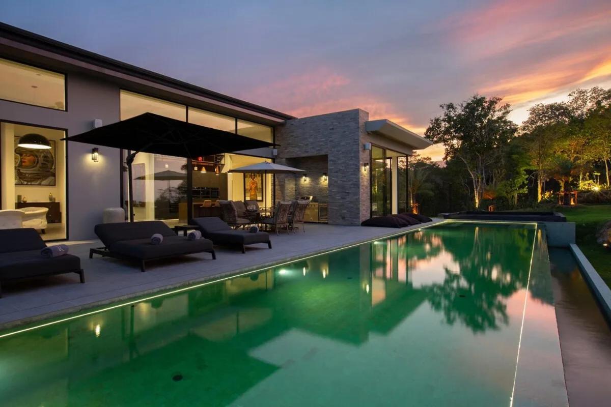 Villa Raphy - Palatial & Luxurious Retreat Koh Samui