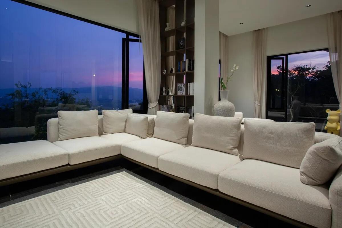 Villa Raphy - Palatial & Luxurious Retreat *