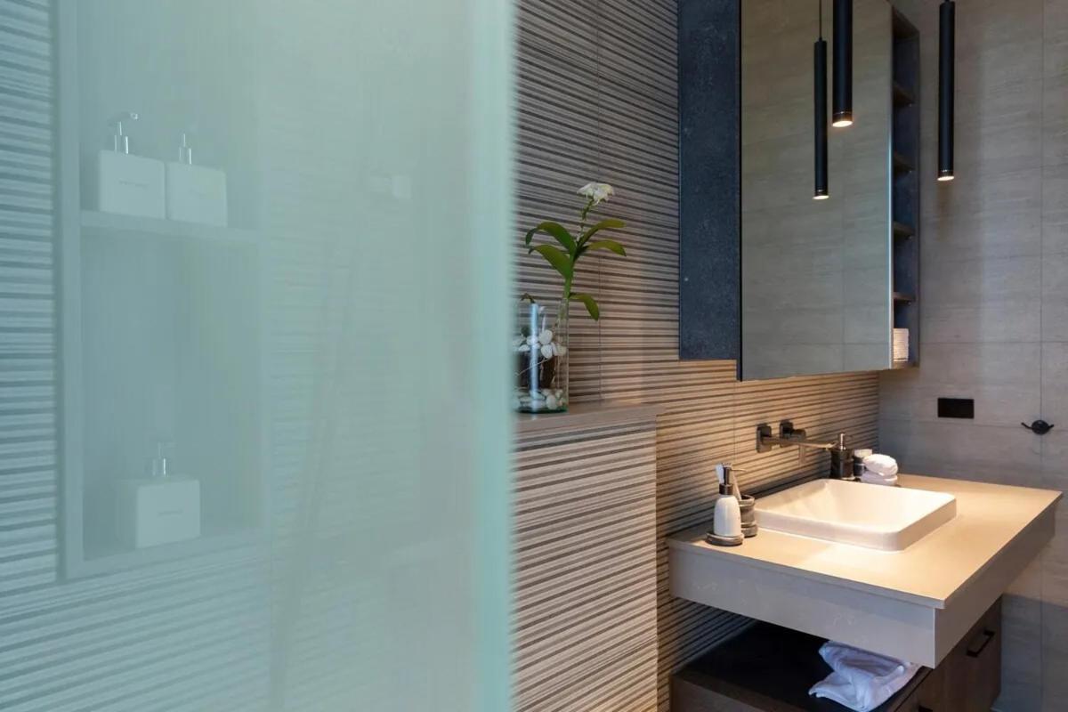 Raphy - Palatial & Luxurious Retreat