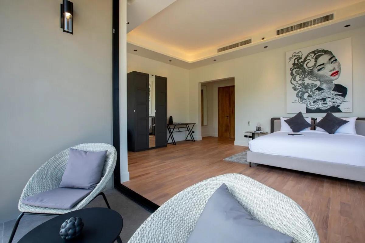 Raphy - Palatial & Luxurious Retreat Villa