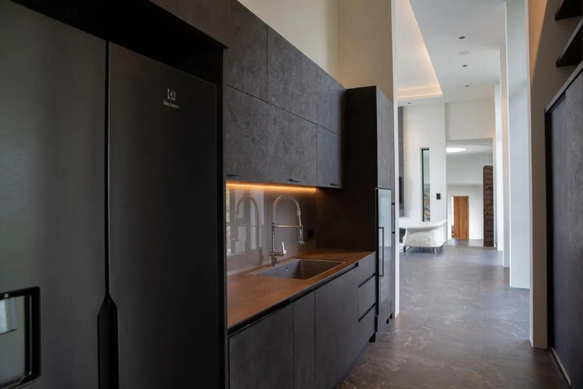 Raphy - Palatial & Luxurious Retreat