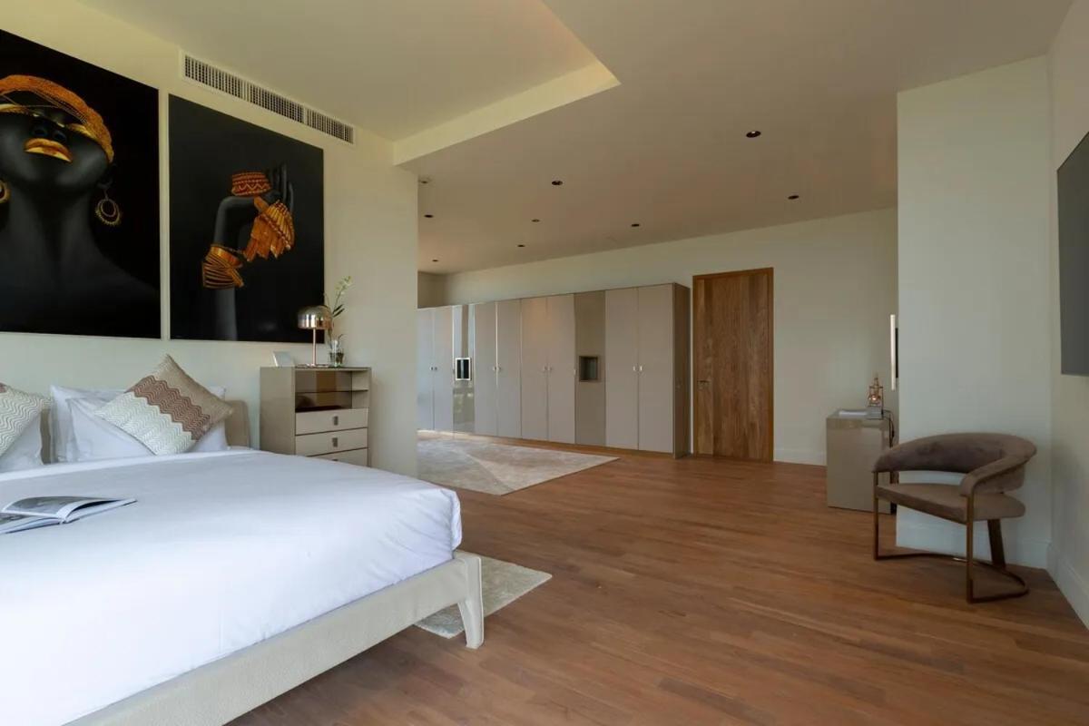 Raphy - Palatial & Luxurious Retreat