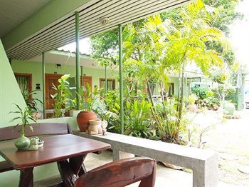 Baan Sala Lung Dam - Fisherman Village Resort