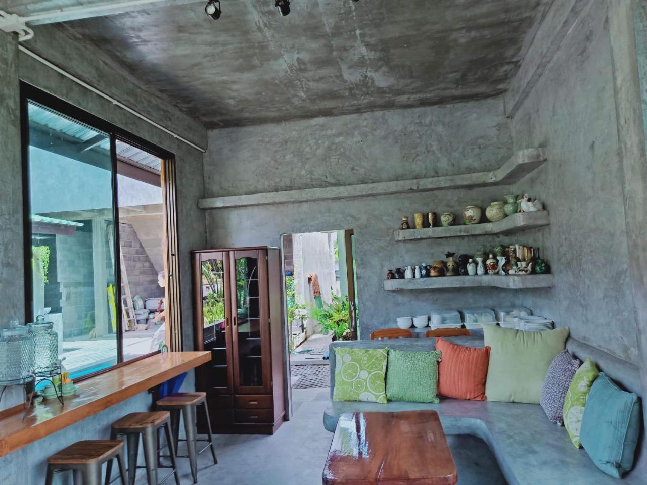 Baan Sala Lung Dam - Fisherman Village Resort