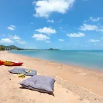 Beachfront Villa Jintaleela