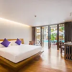 White Sand Samui Resort