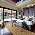 Dhevatara Cove