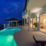3 Coconuts - Seaview Private Villa