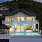3 Coconuts - Seaview Private Villa