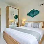 Shades Of Blue - Modern Sea View 4 Bed Pool Villa