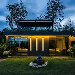 Villa Obsidian, With Staff, Sea View And Walk To Choeng Mon Beach