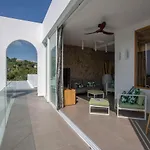 Stunning 7 Bedroom 2 Swimming Pools