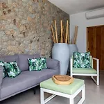 Stunning 7 Bedroom 2 Swimming Pools