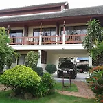 The Waterfront Boutique Hotel&Cafe