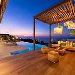 Cozy And Tropical Seaview Villa