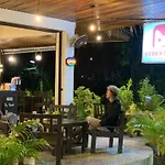 Vibes Samui Hostel And Cafe\'