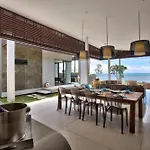 Villa Neung - Modern Beachfront Villa Near Bang Por