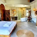 Villa Tah Iti Iland