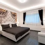 Villa Eliza Honeymoon Suites Mit Pool