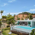 Beachfront Secret Tides Villa Mar