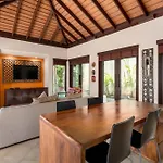 Buoyant Forest Villa 2Br Private Pool Big Garden