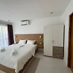 Sawan Residence Pool Villas