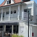 Coffee Connextions Cafe & Rooms