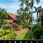 Lotus Villa, Beachside Luxury