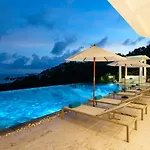 Villa Kazu - Luxury 5-Bedrooms Oceanview Retreat With Cinema, Bar, Infinity Pool, Private Cook & Maid