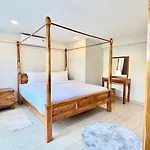 Seaside Villa Bangpor - A Beachside Retreat