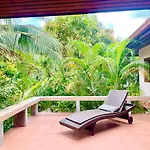 Villa Dua - Beachfront Sunset Garden Villa