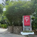 Elvis Apartment Minimum 3 Nights Close Until June!