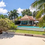 Bacaya Beachfront Villa
