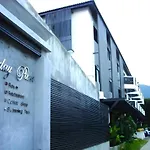 Holiday Park Hotel