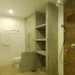 Holiday Park Hotel