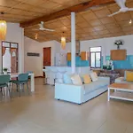The Wooden Beach House 3Br - Sunset Beach Garden