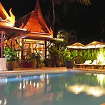 White House Beach Resort